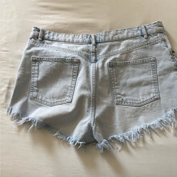 Zara Blue Jean Shorts with Distressed Frayed Hem - Picture 2 of 3